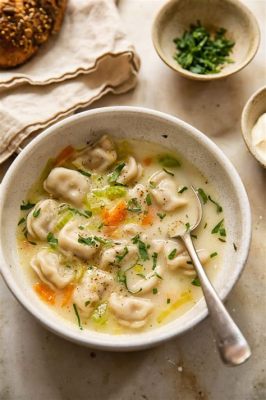  Pelmeni: Savoureux Bouillon à la Rencontre d'une Pâtisserie Miniature!