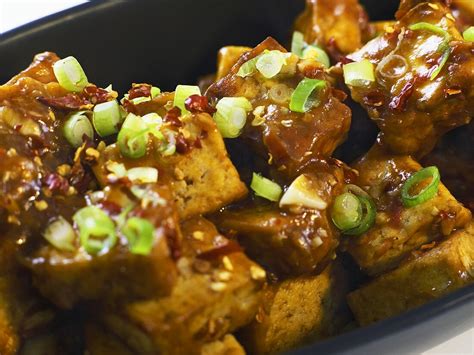  Le Tofu Mao Dou Fu : Un Délice crémeux et piquant qui vous transportera en Chine !